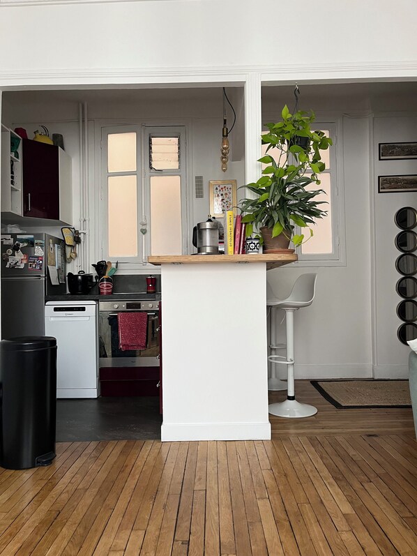 Micro-ondes, four, plaque de cuisson, lave-vaisselle