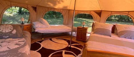 1 bedroom, bed sheets