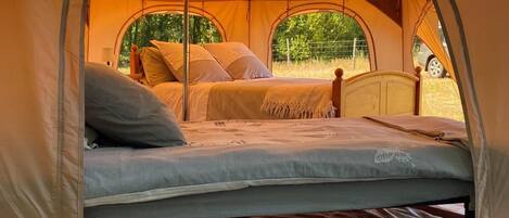 1 habitación y ropa de cama