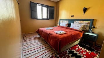 4 bedrooms, bed sheets