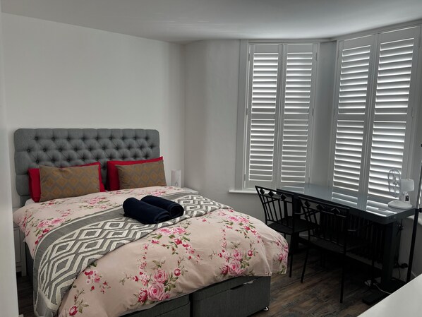 1 chambre, fer et planche à repasser, Wi-Fi, draps fournis