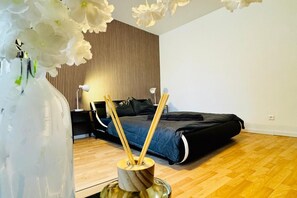 1 室のベッドルーム、アイロン / アイロン台、ベッドシーツ