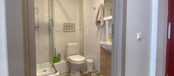 Family and Group Apartment in silent Center of Riga with parking