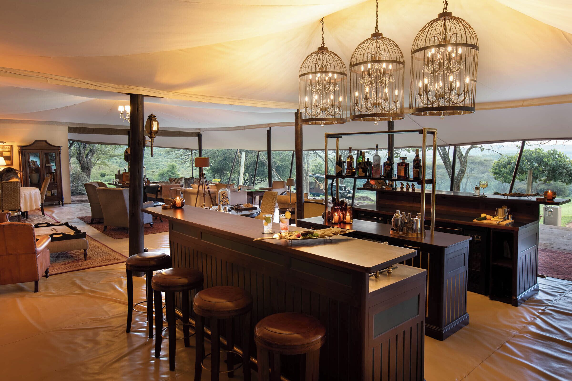 Bar (trong khuôn viên)
