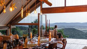 Luxury Villa, Hill View | Outdoor dining