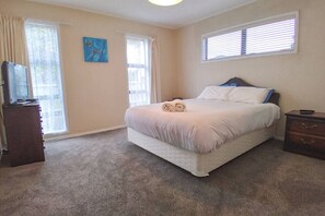 3 dormitoris, planxa i posts de planxar, wifi gratuïta i roba de llit 