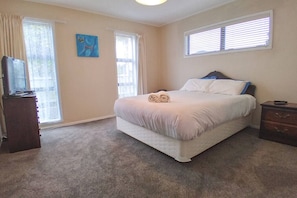 3 chambres, fer et planche à repasser, Wi-Fi gratuit, draps fournis