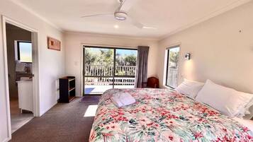 5 bedrooms, iron/ironing board, free WiFi, bed sheets