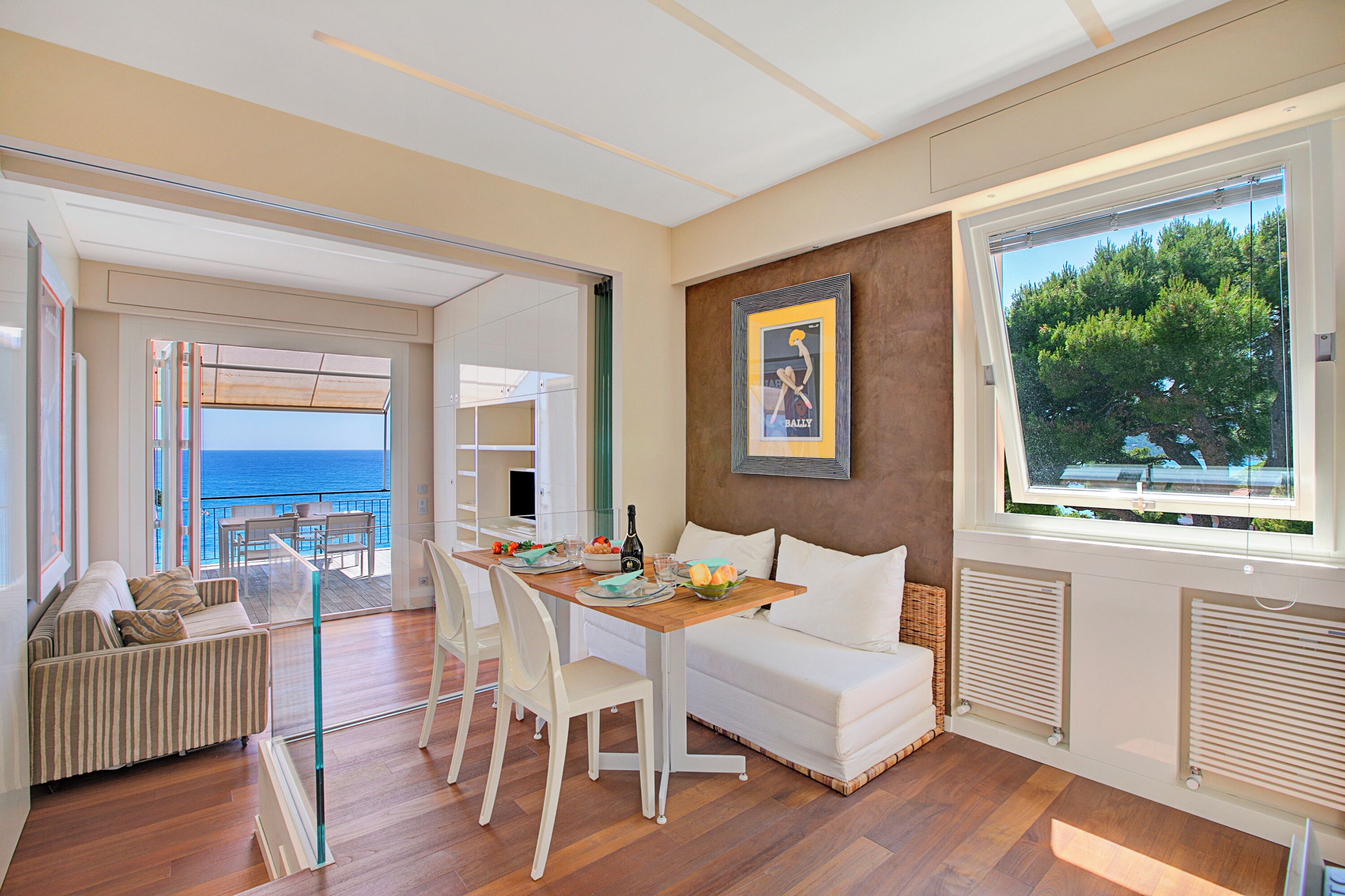 Standard-Apartment, Mehrere Schlafzimmer, 2 Bäder, Meerseite (Il Faro Sul Mare - Total Sea View) | Speisen