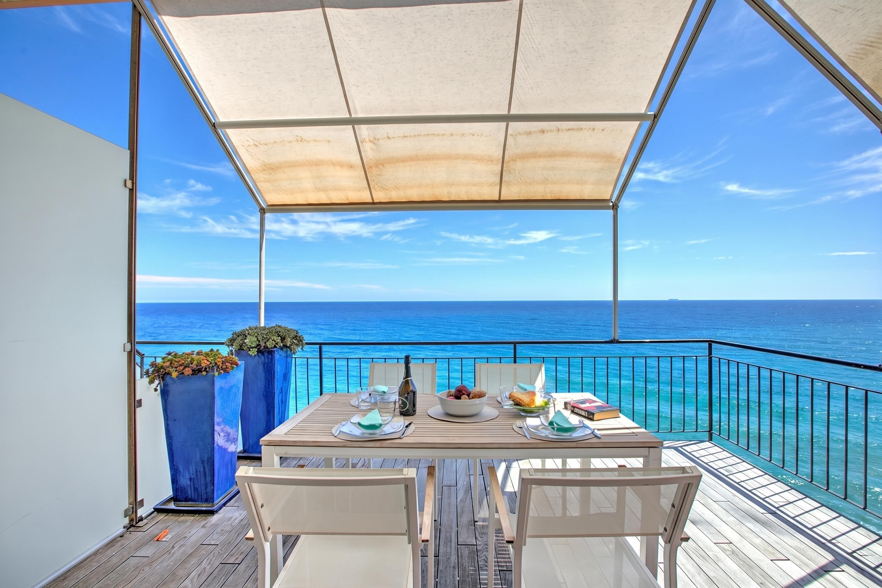 Standard Apartment, Multiple Bedrooms, 2 Bathrooms, Sea Facing (Il Faro Sul Mare - Total Sea View) | Outdoor dining