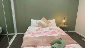 3 bedrooms, in-room safe, iron/ironing board, free WiFi