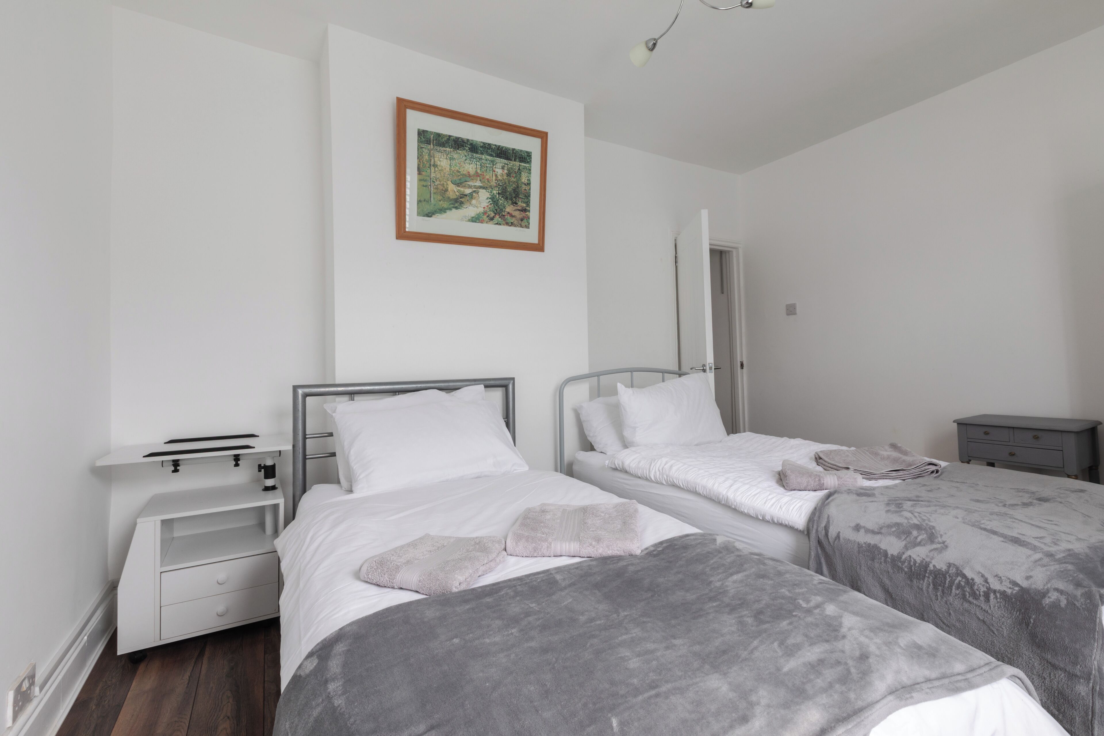 3 bedrooms, iron/ironing board, Internet, bed sheets