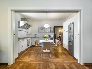 Fridge, microwave, oven, dishwasher