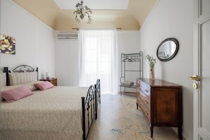 Appartement, 2 chambres, balcon | Lits bébé (en supplément), Wi-Fi gratuit, draps fournis