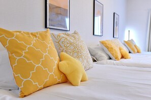 1 chambre, fer et planche à repasser, accès à Internet