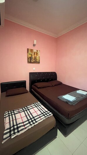 Kamar Triple