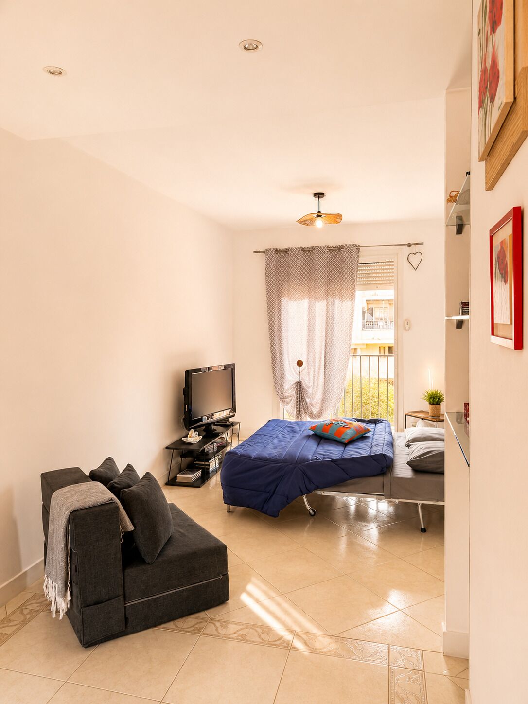 2 bedrooms, desk, soundproofing, iron/ironing board