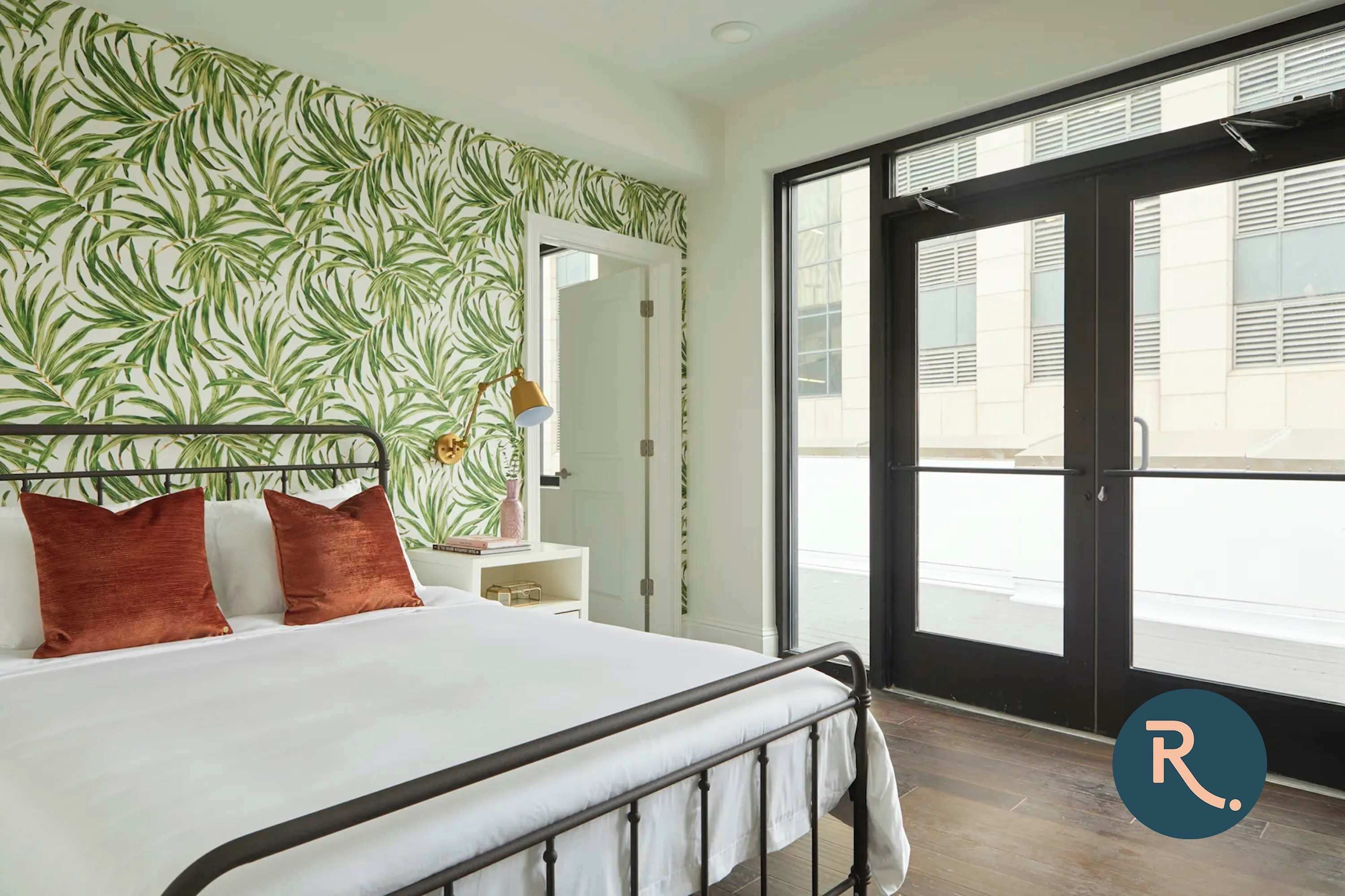 26 bedrooms, iron/ironing board, WiFi, bed sheets