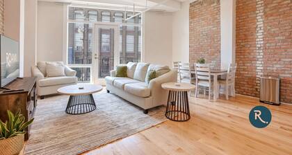 Roami at Churchill | 2 Bedroom w/ Balcony