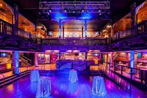 Bar (on property) - Roami at Motorworks | 2-Story | 1BR Superdome (New Orleans)