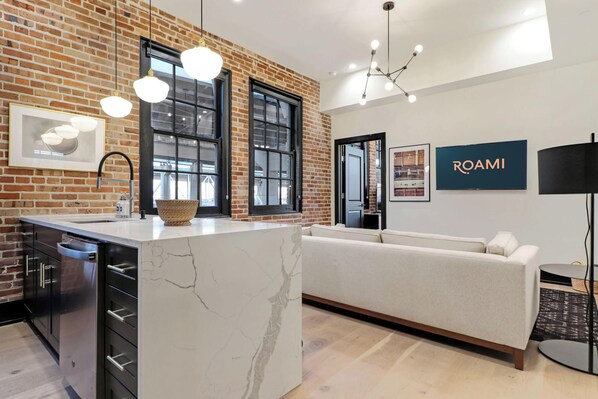 Interior - Roami at Brassline Convention Center 1BR (New Orleans)