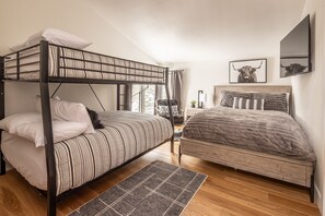 4 chambres, fer et planche à repasser, Wi-Fi gratuit, draps fournis