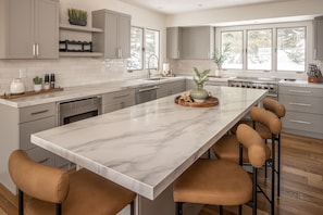 Fridge, microwave, oven, stovetop - Mountain Village Home with Hot Tub, Fireplace, and Game Room with Wet Bar! (Big Sky)