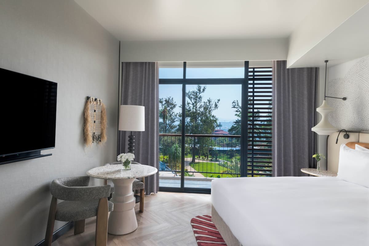 Executive Suite, 1 King Bed | Free WiFi