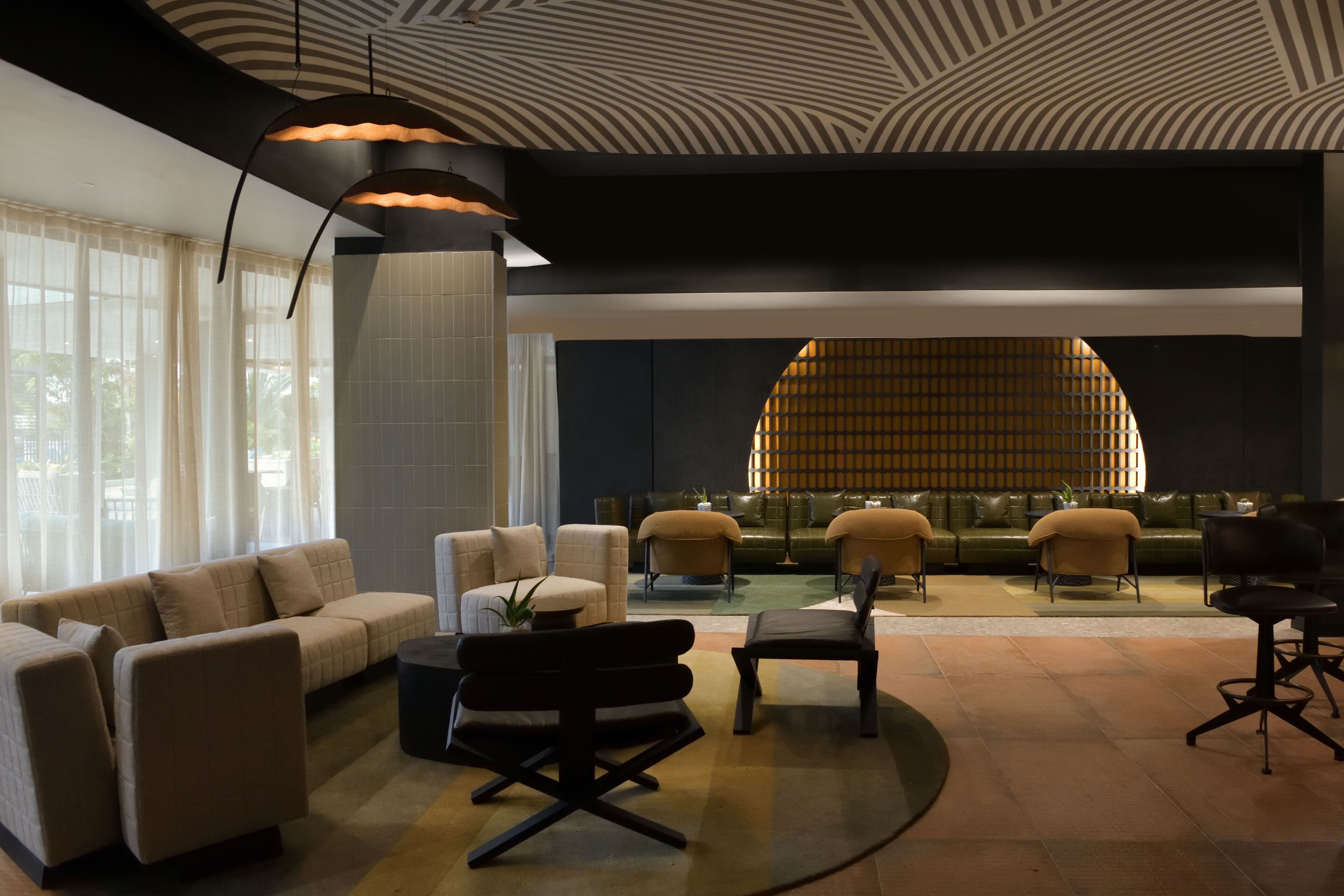 3 bares y bar junto a la piscina