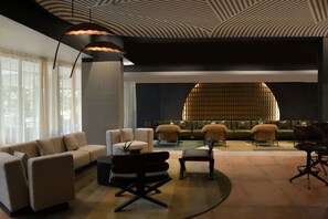 3 bars/lounges, poolside bar - Mövenpick Kigali (Kigali)