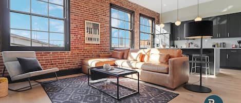 Una televisión, una oficina