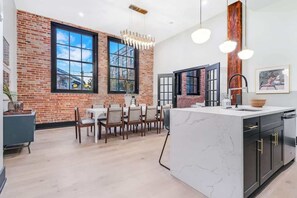 Dining - Roami at Brassline Near Bourbon St Beach Suite (New Orleans)