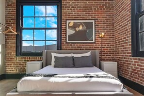 4 bedrooms, WiFi, bed sheets