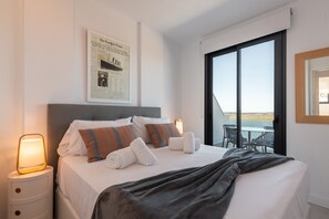 2 bedrooms, iron/ironing board, free WiFi, bed sheets - Casas Riverview - Atic in front of Guadiana Ayamonte AHR71AP25 (Ayamonte)