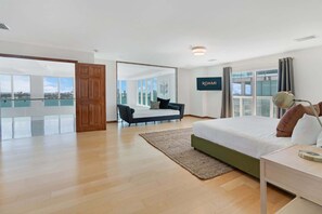 6 bedrooms, iron/ironing board, WiFi, bed sheets