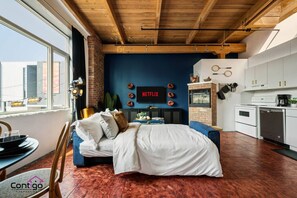 1 Schlafzimmer, Schreibtisch, Bügeleisen/Bügelbrett, Reisekinderbett