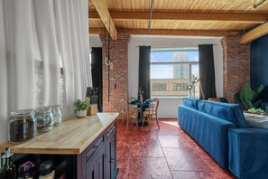 Smart TV, fireplace, books, offices