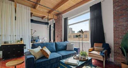 Game Day Getaway | AirCon | 5 min Rogers | Parking