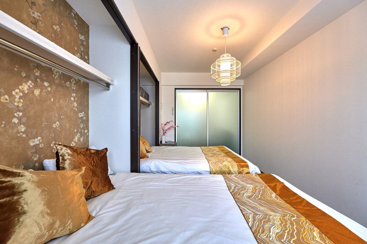 1 chambre, fer et planche à repasser, accès à Internet