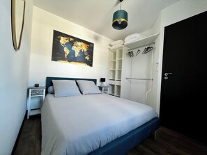 1 chambre, lit parapluie, Wi-Fi gratuit, draps fournis