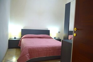 2 chambres, fer et planche à repasser, draps fournis