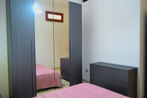 2 Schlafzimmer, Bügeleisen/Bügelbrett, Bettwäsche, Rollstuhlgeeignet