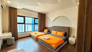 Familielejlighed - balkon - strandudsigt | Individuel indretning, mørklægningsgardiner, strygejern/strygebræt