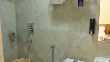 Shower, free toiletries, soap, shampoo