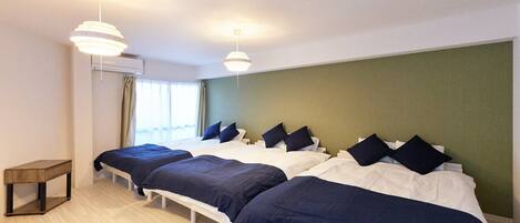 2 bedrooms, iron/ironing board, Internet