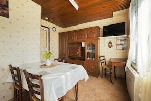 Dining - Rental for 2 people, 7 km from Louvigné-du-Désert (35420) (Monthault)