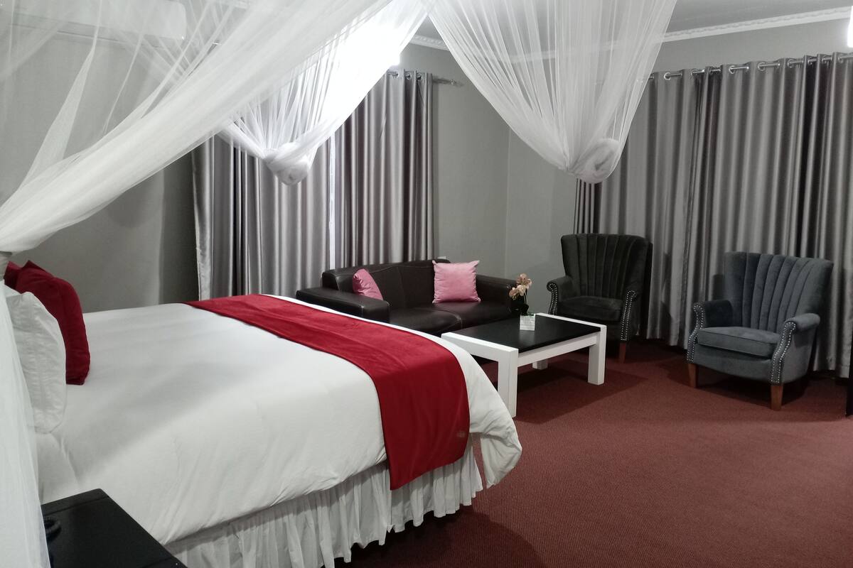 Quarto casal superluxo, sacada, vista para o jardim | Parte interna