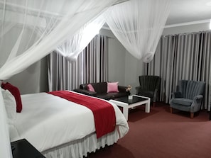 Luxury Double Room, Balcony, Garden View | Interior