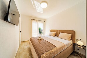 2 chambres, fer et planche à repasser, Wi-Fi gratuit, draps fournis