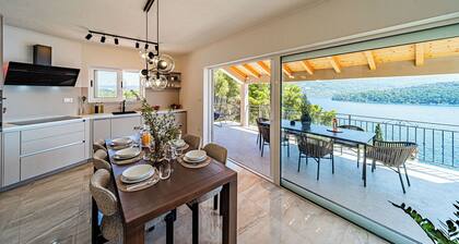 Villa Vita: serene retreat with beautiful sunsets.